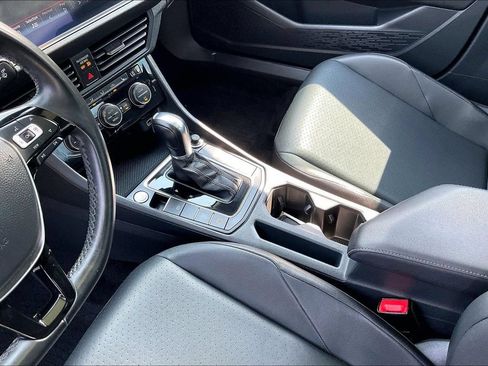 Used 2019 Volkswagen Jetta SEL FWD image 20