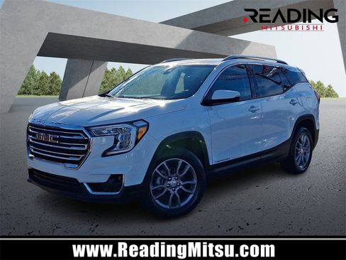 Used 2024 GMC Terrain SLT image 1