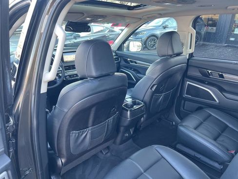 Certified 2022 Kia Telluride EX w/ EX Premium Package image 11