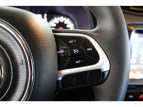 Used 2023 Jeep Renegade Latitude image 28