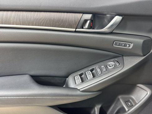 Used 2018 Honda Accord EX-L image 11