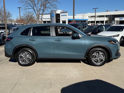 Certified 2026 Honda HR-V LX image 4