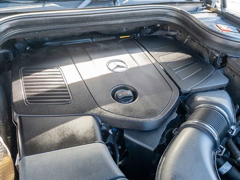 Used 2024 Mercedes-Benz GLE 350 4MATIC w/ Driver Assistance Package image 37