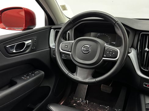 Used 2019 Volvo XC60 T6 Momentum w/ Premium Package image 26