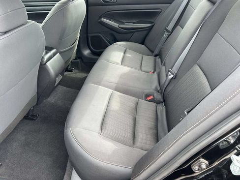 Used 2024 Nissan Altima 2.5 SV FWD image 13