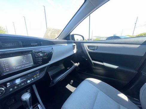 Used 2016 Toyota Corolla LE image 29