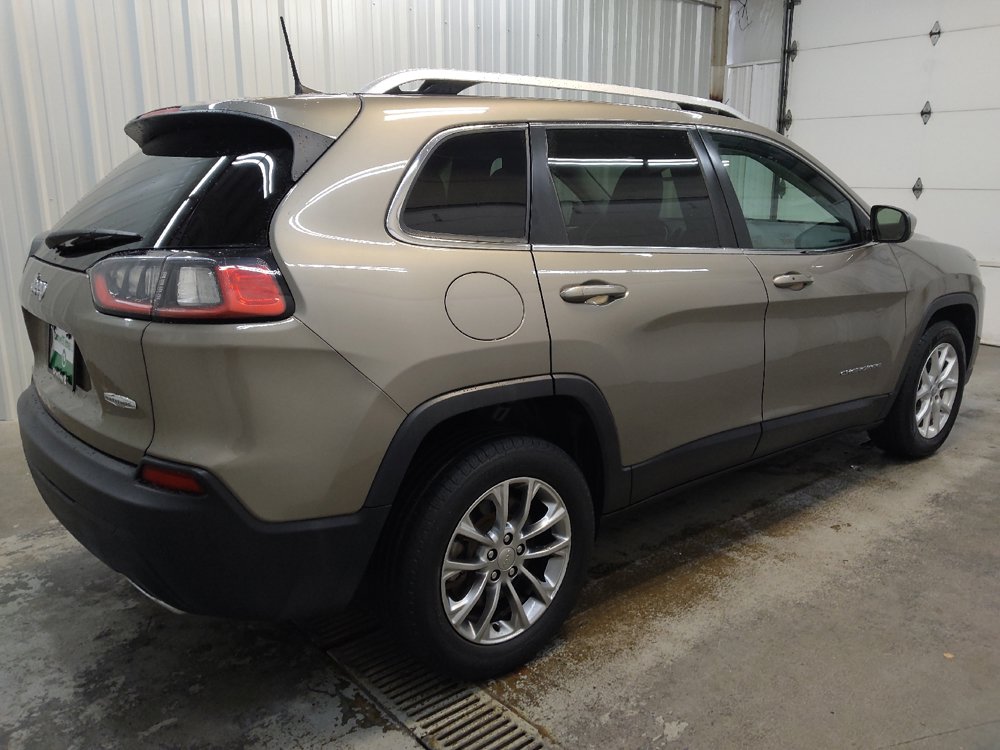 Used 2019 Jeep Cherokee Latitude Plus w/ Comfort/Convenience Group FWD image 10