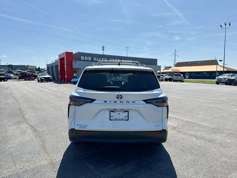 Used 2025 Toyota Sienna XLE w/ XLE Plus Package AWD/4WD image 19