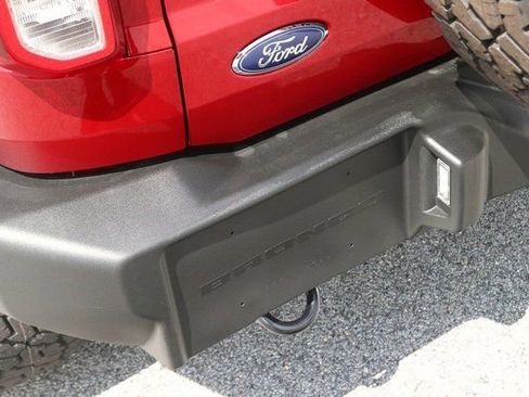 New 2025 Ford Bronco 4-Door image 9