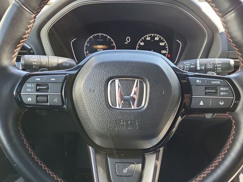 Used 2025 Honda Pilot TrailSport image 11