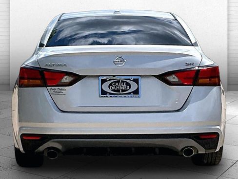 Used 2019 Nissan Altima 2.5 SR w/ SR Premium Package FWD image 3