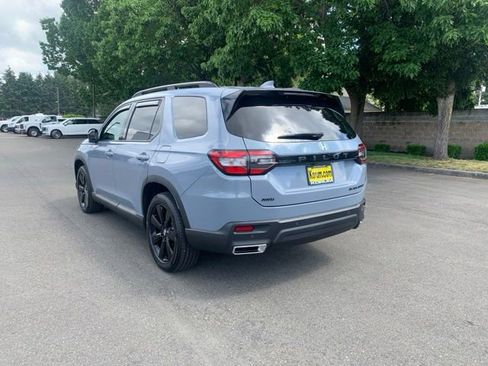 Used 2025 Honda Pilot Black Edition image 3