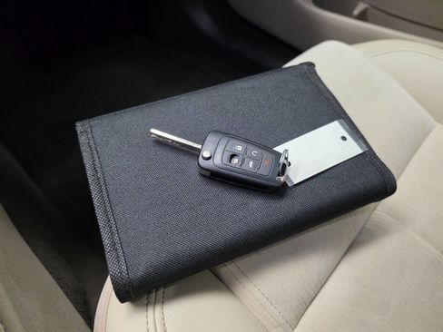 Used 2015 Buick LaCrosse image 23