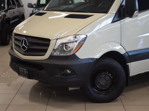 Used 2017 Mercedes-Benz Sprinter 2500 image 13