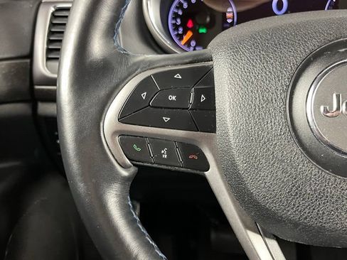 Used 2018 Jeep Grand Cherokee Laredo AWD/4WD image 14