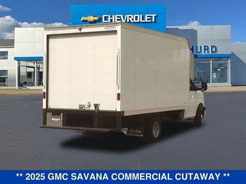 New 2025 GMC Savana 3500 RWD image 4