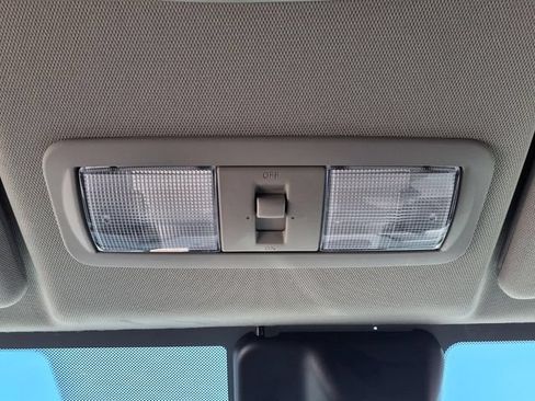 Used 2024 Nissan Frontier SV RWD image 13