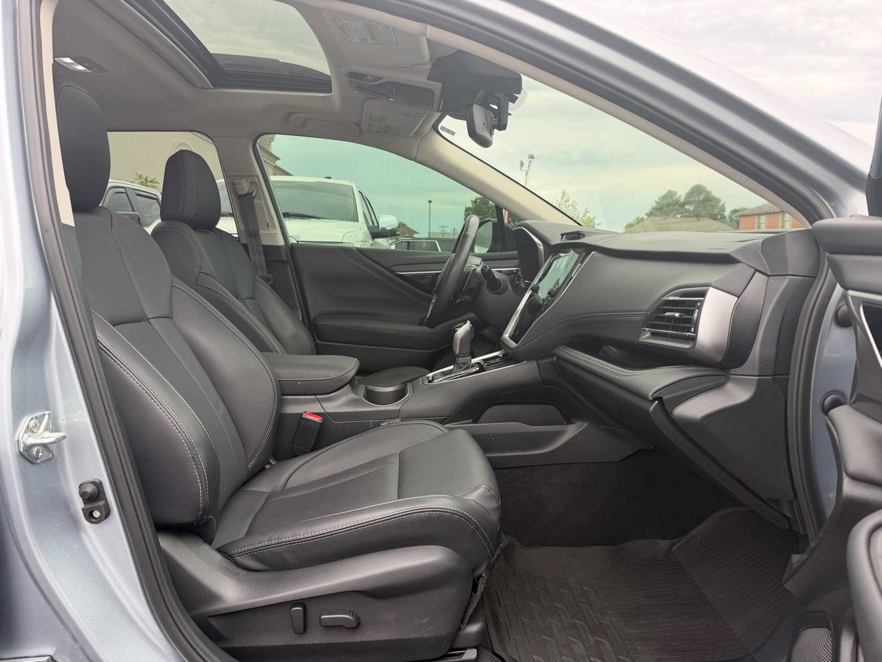Used 2023 Subaru Outback Limited AWD/4WD image 7
