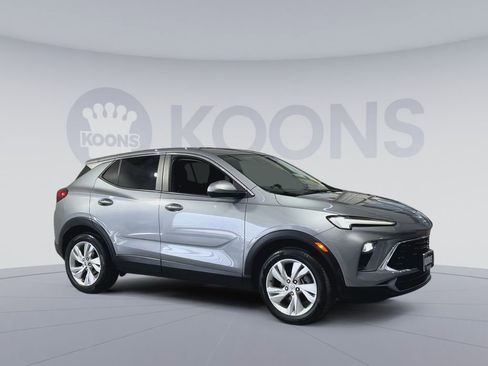 Used 2024 Buick Encore GX Preferred FWD image 2