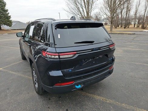 Used 2024 Jeep Grand Cherokee Trailhawk image 3
