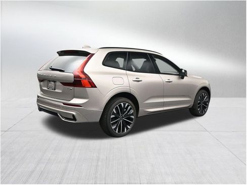 New 2026 Volvo XC60 T8 Ultra w/ Protection Package Premier AWD/4WD image 5