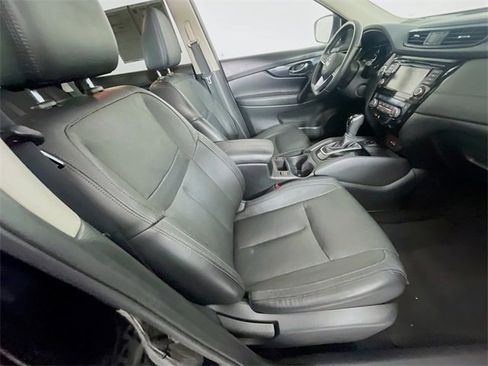 Used 2018 Nissan Rogue SL w/ Premium Package image 31