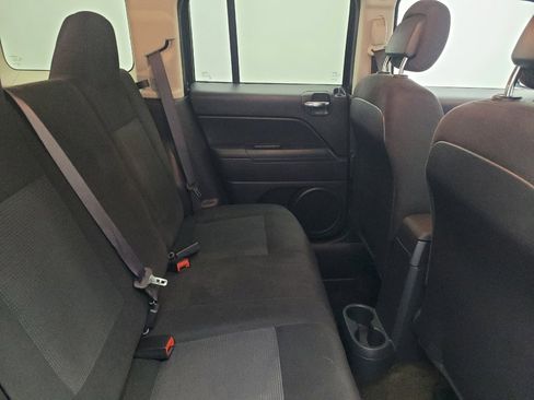 Used 2016 Jeep Patriot Sport w/ Power Value Group FWD image 19
