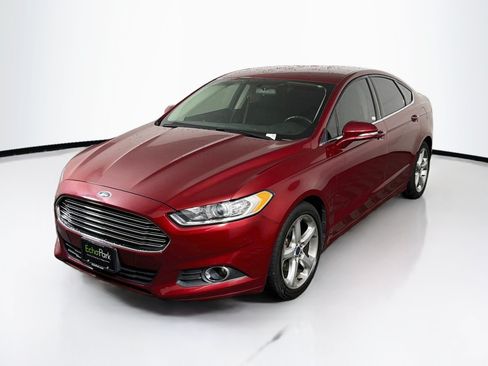 Used 2014 Ford Fusion SE w/ Equipment Group 201A FWD image 3
