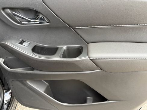 Used 2023 Chevrolet Traverse LT image 27