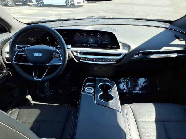 Used 2025 Cadillac Lyriq Sport AWD/4WD image 18