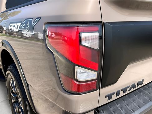 Used 2024 Nissan Titan PRO-4X w/ Pro-4x Convenience Package AWD/4WD image 20