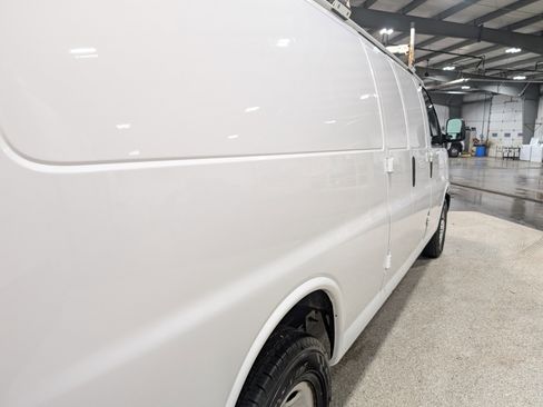 Used 2020 Chevrolet Express 2500 Extended image 3
