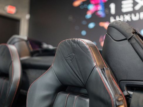 Used 2019 McLaren 570S Spider image 11