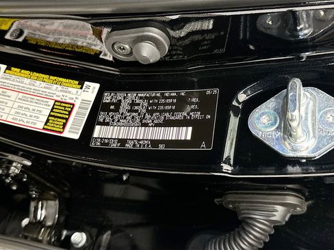 Certified 2025 Toyota Highlander XLE image 15