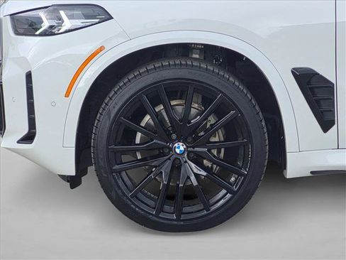 Used 2024 BMW X5 sDrive40i w/ M Sport Package RWD image 26