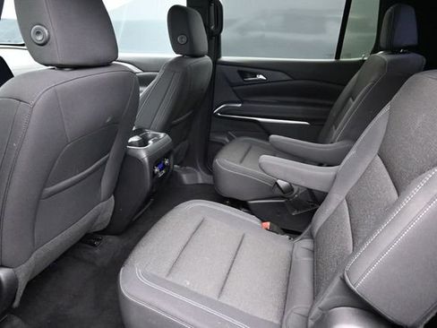 Used 2024 Chevrolet Traverse LT FWD image 13