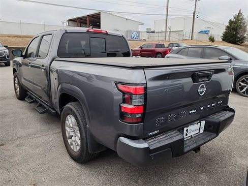 Used 2022 Nissan Frontier SV w/ Technology Package image 3