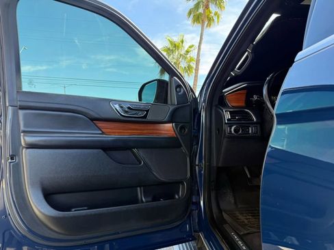 Used 2019 Lincoln Navigator Reserve w/ Cargo Package image 39