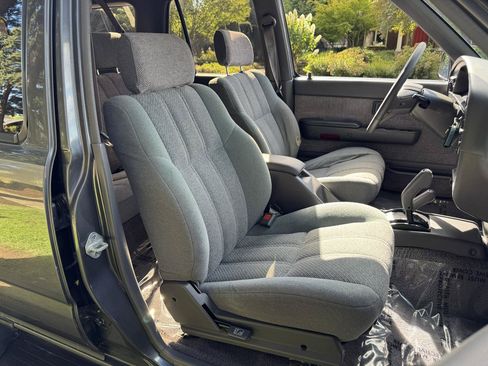 Used 1990 Toyota 4Runner SR5 AWD/4WD image 12