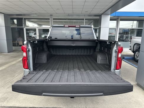 Certified 2023 Chevrolet Silverado 1500 RST w/ Redline Edition AWD/4WD image 33