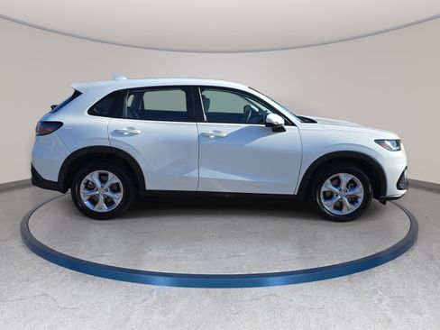 Certified 2024 Honda HR-V LX image 4