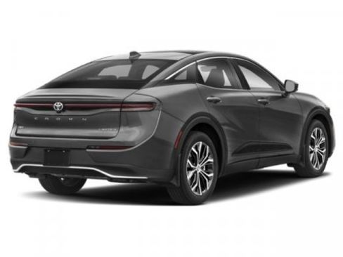 Used 2023 Toyota Crown Limited image 2