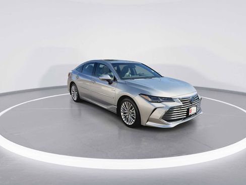 Certified 2019 Toyota Avalon Limited w/ Advanced Safety Package image 2