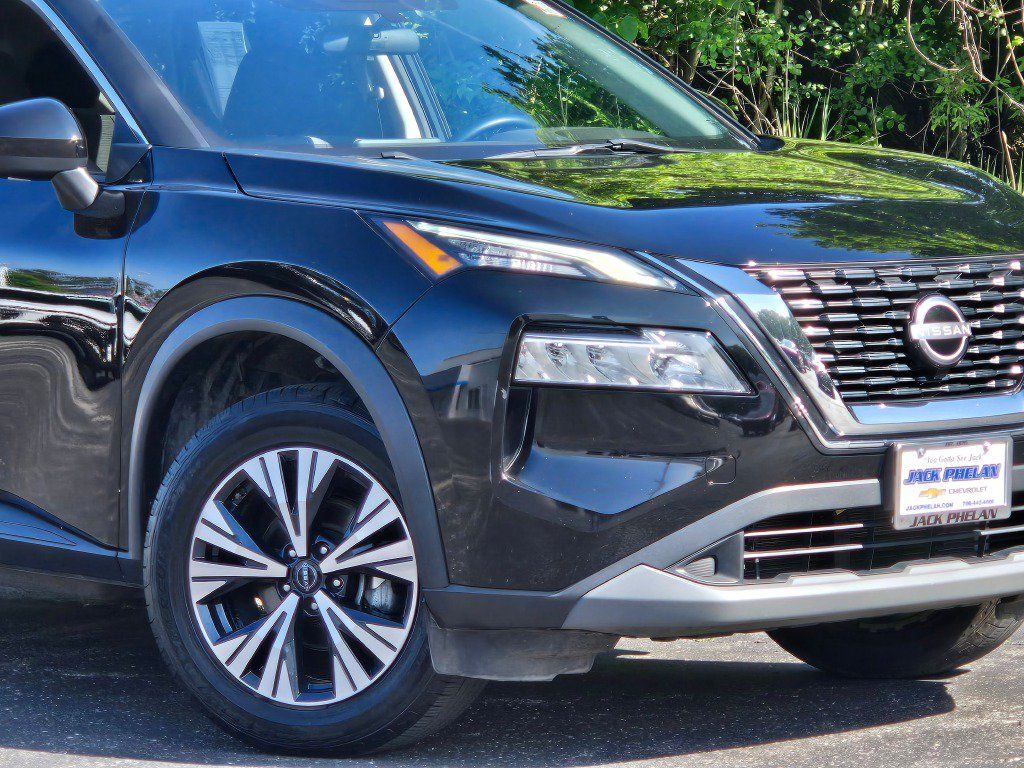 Used 2023 Nissan Rogue SV FWD image 3