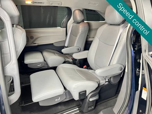 Used 2023 Toyota Sienna Limited AWD/4WD image 14