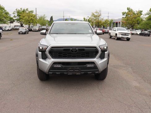 Used 2024 Toyota Tacoma TRD Off-Road w/ TRD Off Road Upgrade Package AWD/4WD image 2