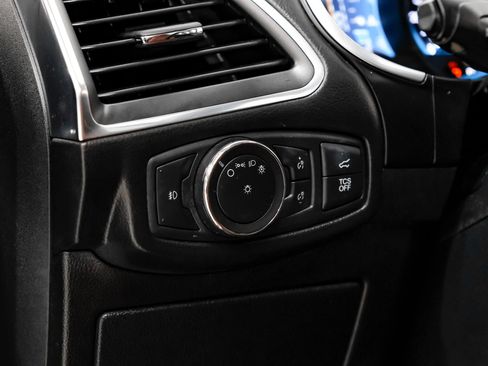 Used 2019 Ford Edge Titanium w/ Equipment Group 301A FWD image 28