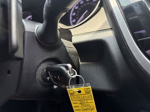 Used 2021 Toyota Camry SE FWD image 24