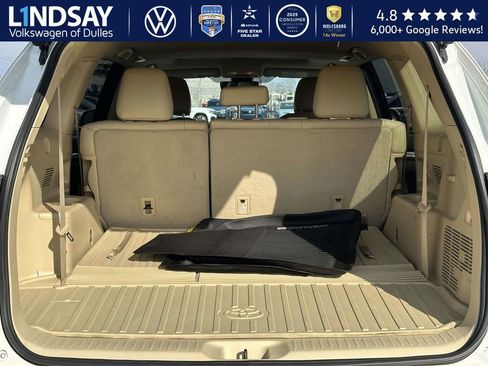 Used 2019 Toyota Highlander XLE image 14