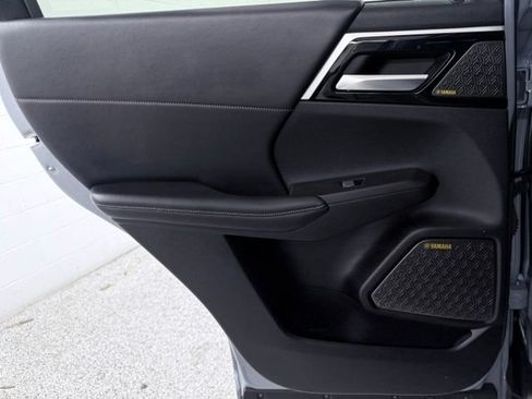 Used 2025 Mitsubishi Outlander SE FWD image 22